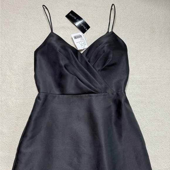 NEW Alfred Sung Black Satin Twill Vneck Pintuck Maxi Dress 6 - Picture 3 of 9